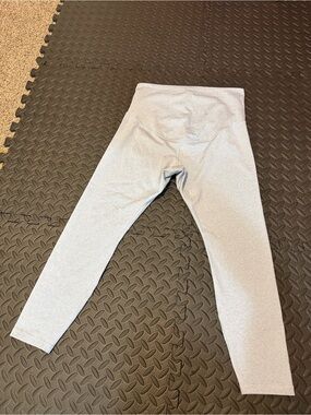 Woman’s maternity leggings size M